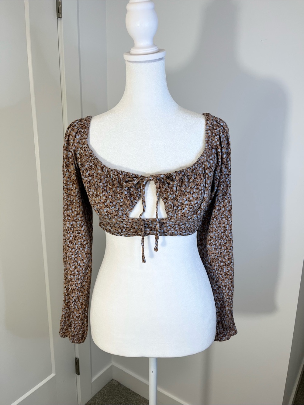GARAGE Cropped Tie-Front Long Sleeve Floral Top - FREE SHIPPING on Bundles $95+